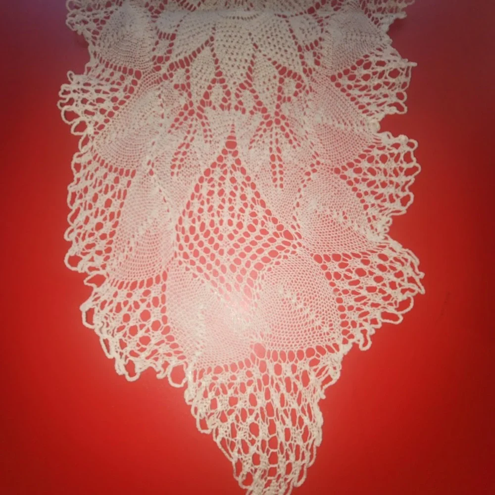 Vintage Italian Floral Lace Table Runner Cream Crochet Shabby Chic Cottagecore
